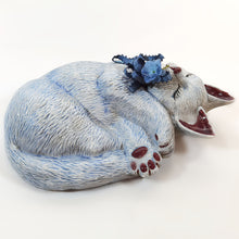 Cargar imagen en el visor de la galería, Antigua Figura Gatito Durmiendo Moño Vintage 80s Azul Retro