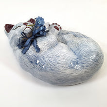 Cargar imagen en el visor de la galería, Antigua Figura Gatito Durmiendo Moño Vintage 80s Azul Retro