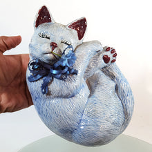 Cargar imagen en el visor de la galería, Antigua Figura Gatito Durmiendo Moño Vintage 80s Azul Retro