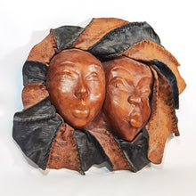 Cargar imagen en el visor de la galería, Antigua Máscara Cuero Rostros Escultura Tribal Pared Grande