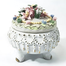 Cargar imagen en el visor de la galería, Antigua Caja Alhajera Porcelana Flores Caja Joyero Vintage