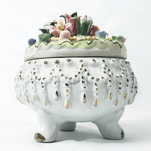 Cargar imagen en el visor de la galería, Antigua Caja Alhajera Porcelana Flores Caja Joyero Vintage