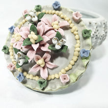 Cargar imagen en el visor de la galería, Antigua Caja Alhajera Porcelana Flores Caja Joyero Vintage