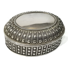 Cargar imagen en el visor de la galería, Antigua Caja Alhajera Plateada Vintage Terciopelo Azul 1 Kg