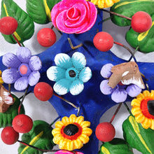 Cargar imagen en el visor de la galería, Artesanía Cruz de Barro Policromado Souvenir Usado 2003