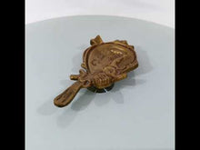 Cargar y reproducir el video en el visor de la galería, Antigua Jabonera Cenicero Bronce Querubín Mandolina Barroco