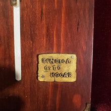 Cargar imagen en el visor de la galería, Figura Recuadro Antiguo con Cristo en baño de oro