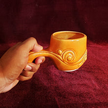 Cargar imagen en el visor de la galería, Viejo recipiente vintage taza con mango