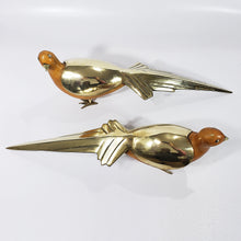 Cargar imagen en el visor de la galería, Antigua Pareja De Aves De Bronce Y Madera, Coleccionables