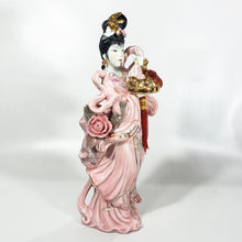 Cargar imagen en el visor de la galería, Figura de Porcelana Antigua Japonesa Geisha, hecha a mano