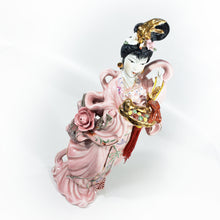 Cargar imagen en el visor de la galería, Figura de Porcelana Antigua Japonesa Geisha, hecha a mano