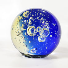 Cargar imagen en el visor de la galería, Esfera de Cristal con Burbujas, Bola Cristal Relajante, 6.8 kg