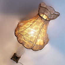 Cargar imagen en el visor de la galería, Antigua Lámpara Cristales Metal Querubines Tipo Barroco, 60s