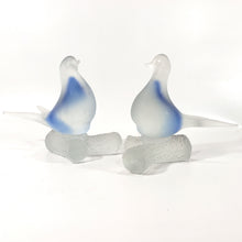 Cargar imagen en el visor de la galería, Par Esculturas Figura Pareja Palomas Cristal Frosted Opacado