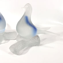 Cargar imagen en el visor de la galería, Par Esculturas Figura Pareja Palomas Cristal Frosted Opacado