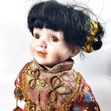 Cargar imagen en el visor de la galería, Muñeca Antigua Porcelana Asiática Coleccionable, Traje Tradicional Chino