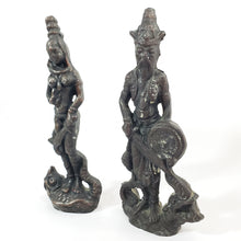 Cargar imagen en el visor de la galería, Par Figuras Antiguas Guerreros Orientales sobre Pez Dragón