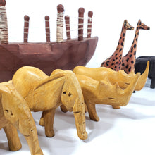 Cargar imagen en el visor de la galería, Figura Escultura Vintage Arca de Noé Animales Tallada en Madera