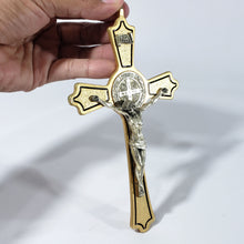 Cargar imagen en el visor de la galería, Crucifijo Medalla San Benito Dorado Plateado Vintage 19 cm Italiano