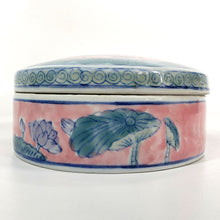 Cargar imagen en el visor de la galería, Alhajero o Galletero Antiguo Asiático de Porcelana Decorado a Mano