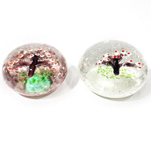 Cargar imagen en el visor de la galería, Par Pisapapeles Vintage Cristal Murano Árboles Hechos a Mano