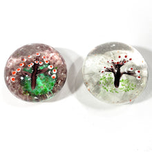 Cargar imagen en el visor de la galería, Par Pisapapeles Vintage Cristal Murano Árboles Hechos a Mano