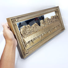 Cargar imagen en el visor de la galería, Recuadro Espejo Vintage Última Cena en Relieve Plástico Dorado