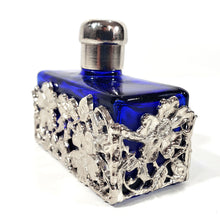 Cargar imagen en el visor de la galería, Antigua Botella Perfumero Azul Cristal Decoración Metal Floral