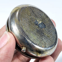 Cargar imagen en el visor de la galería, Antiguo Pastillero Camafeo Latón Resina 60s Vintage Pequeño