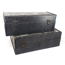 Cargar imagen en el visor de la galería, Par de Cofres, Baúles o Cajas Artesanales con Cubierta de Repujado