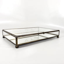 Cargar imagen en el visor de la galería, Caja Alhajera Artesanal Vintage Vidrio Esmerilado Latón Espejo