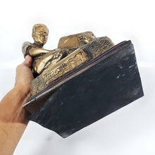 Cargar imagen en el visor de la galería, Antigua Escultura "El Constructor" Resina Artista Héctor Rodríguez