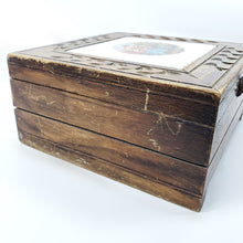Cargar imagen en el visor de la galería, Antigua Caja Coleccionable Madera Tallada Mosaico Campesinos