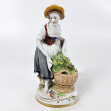 Cargar imagen en el visor de la galería, Figura Porcelana Antigua Alemana Plaue Schierholz Campesina