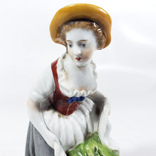 Cargar imagen en el visor de la galería, Figura Porcelana Antigua Alemana Plaue Schierholz Campesina