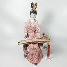 Cargar imagen en el visor de la galería, Antigua Escultura Geisha Porcelana Japonesa Kisaeng Coreana