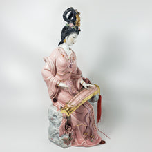 Cargar imagen en el visor de la galería, Antigua Escultura Geisha Porcelana Japonesa Kisaeng Coreana