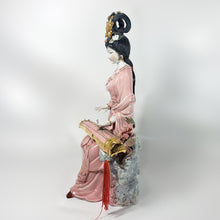 Cargar imagen en el visor de la galería, Antigua Escultura Geisha Porcelana Japonesa Kisaeng Coreana