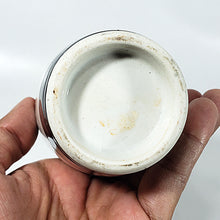 Cargar imagen en el visor de la galería, Botella Coleccionable Sake de Cerámica Vintage Japonesa