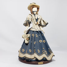 Cargar imagen en el visor de la galería, Antigua Artesanía Lujo Muñeca Sin Rostro República Dominicana