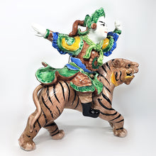 Cargar imagen en el visor de la galería, Antigua Escultura Porcelana Guerrero Chino Tigre Vintage
