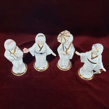 Cargar imagen en el visor de la galería, Antigua Juego Figuras Porcelana Montefiori Damas Japonesas Vintage