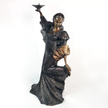 Cargar imagen en el visor de la galería, Antigua Escultura Metal Bronce Mujer Porta Cirio 9 kg, 52 cm
