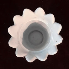 Cargar imagen en el visor de la galería, Recipiente Elizabeth Arden (papyrus Candle)