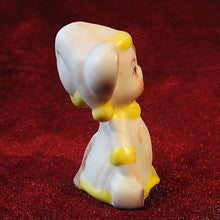 Cargar imagen en el visor de la galería, Ratoncito Miniatura De Porcelana Con Pijama