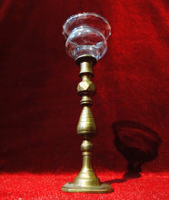 Cargar imagen en el visor de la galería, Portavelas De Bronce Con Pantalla De Cristal