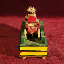 Cargar imagen en el visor de la galería, Figura Musical Antigua De Madera, Con Movimiento