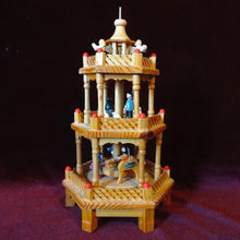 Cargar imagen en el visor de la galería, Belén Giratorio Alemán De Madera