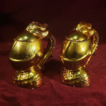 Cargar imagen en el visor de la galería, Tarros Coleccionables Medieval Times 2001, Color Dorado