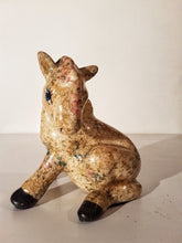 Cargar imagen en el visor de la galería, Antigua Figura Caballito Craquelado Vintage
